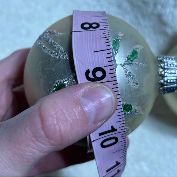 2 Vintage West German Green Gold Glitter Floral Painted Christmas Ornaments - Picture 6 of 7